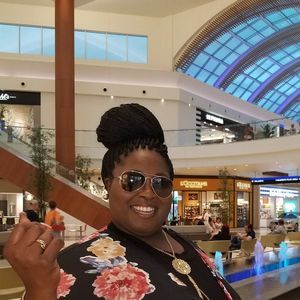 Meet your Posher, Karina